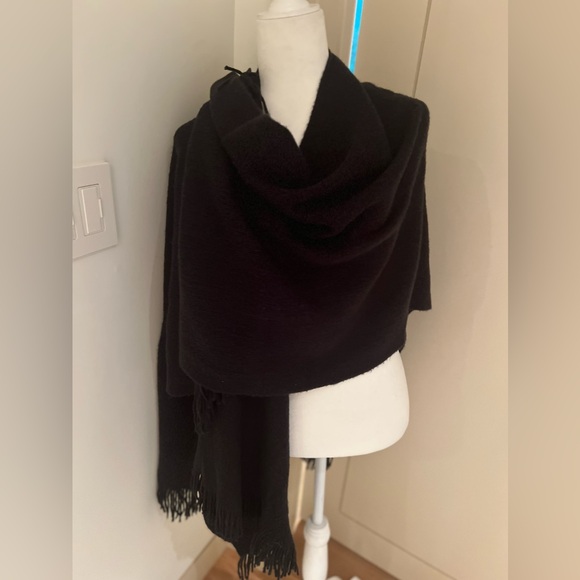 Black chenille fringe poncho. - Picture 3 of 8